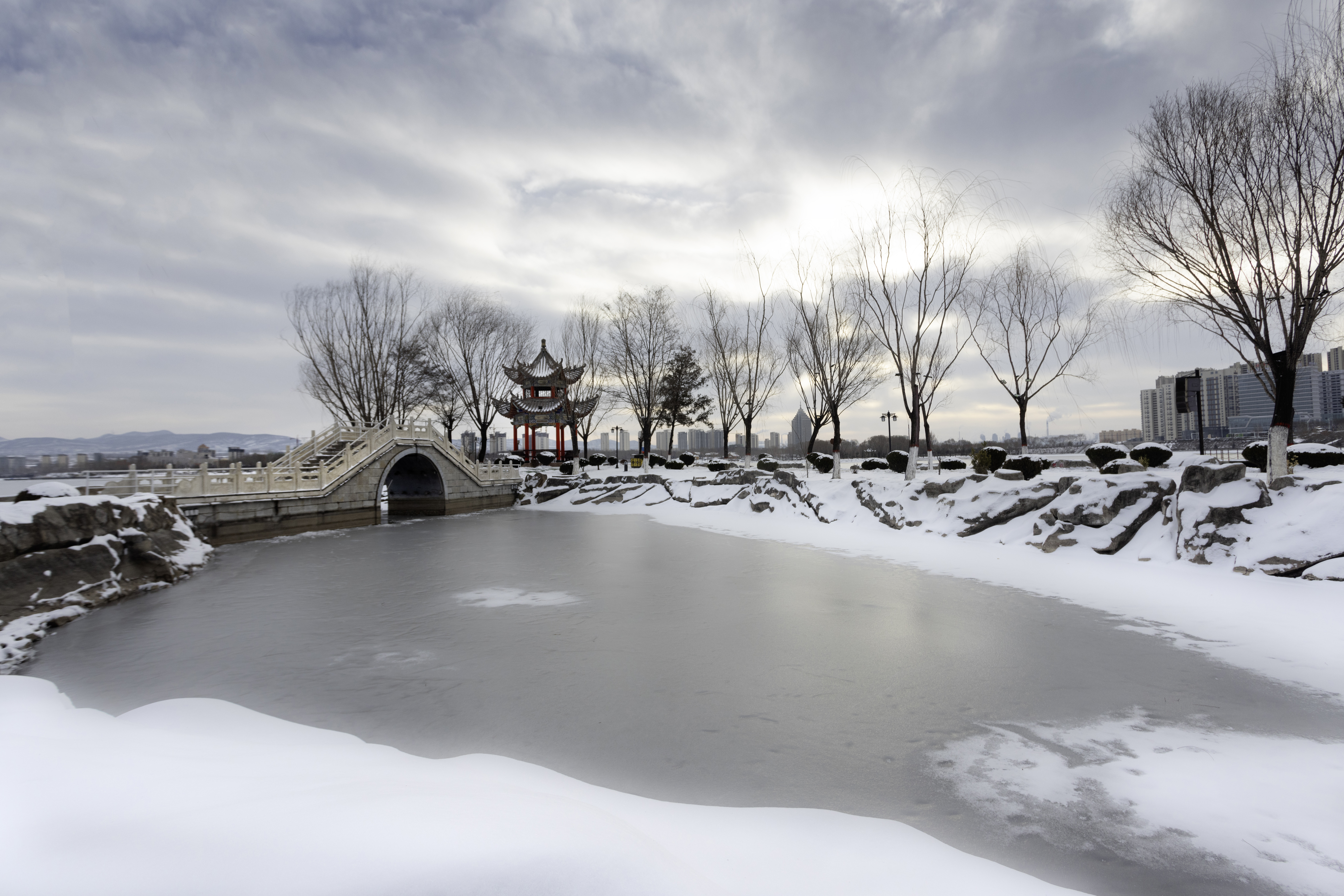 ͼ˵����ح���������ϴ�ѩ